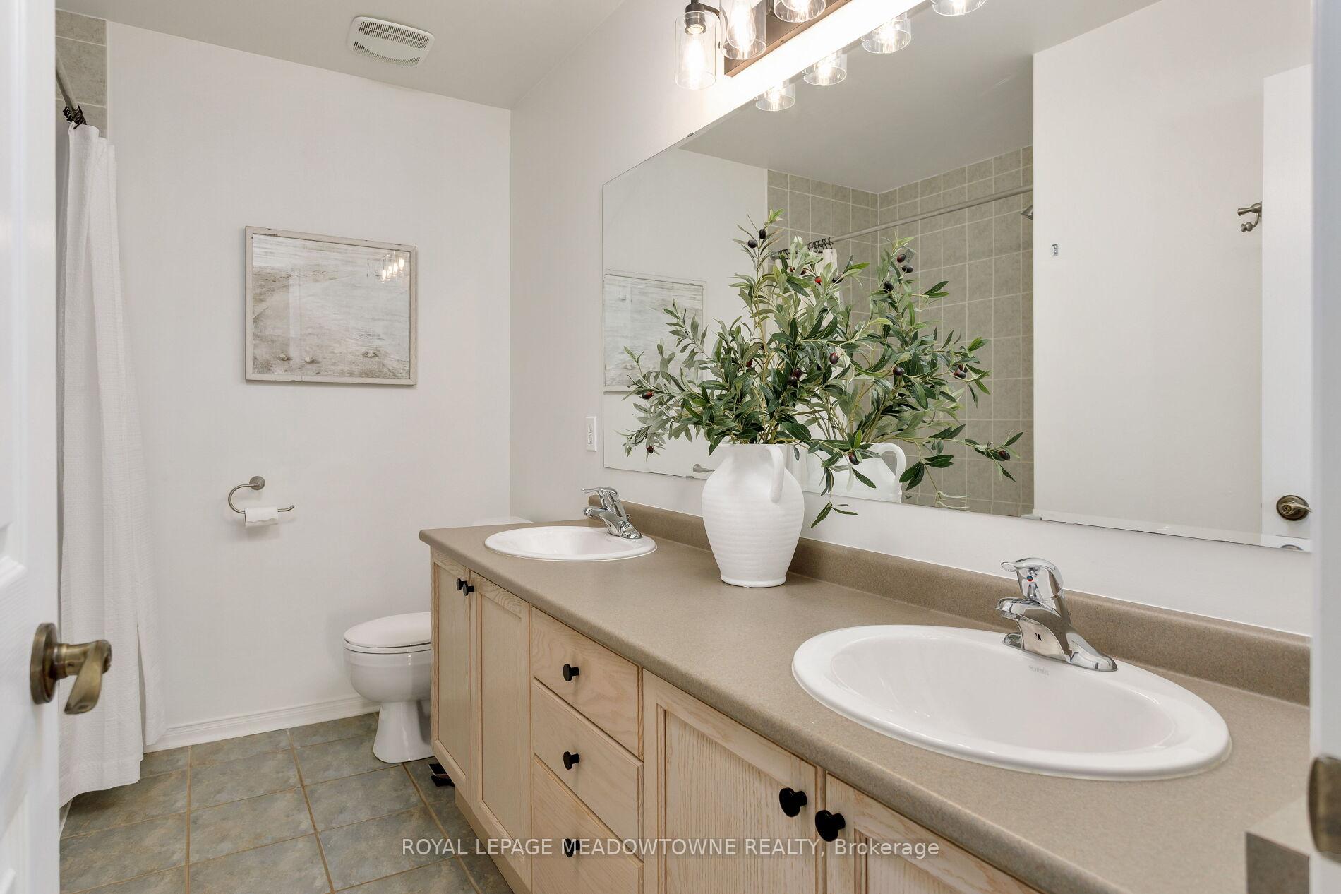 Photo 21 of 1083 Easterbrook Crescent, Milton, Coates — HOMEH