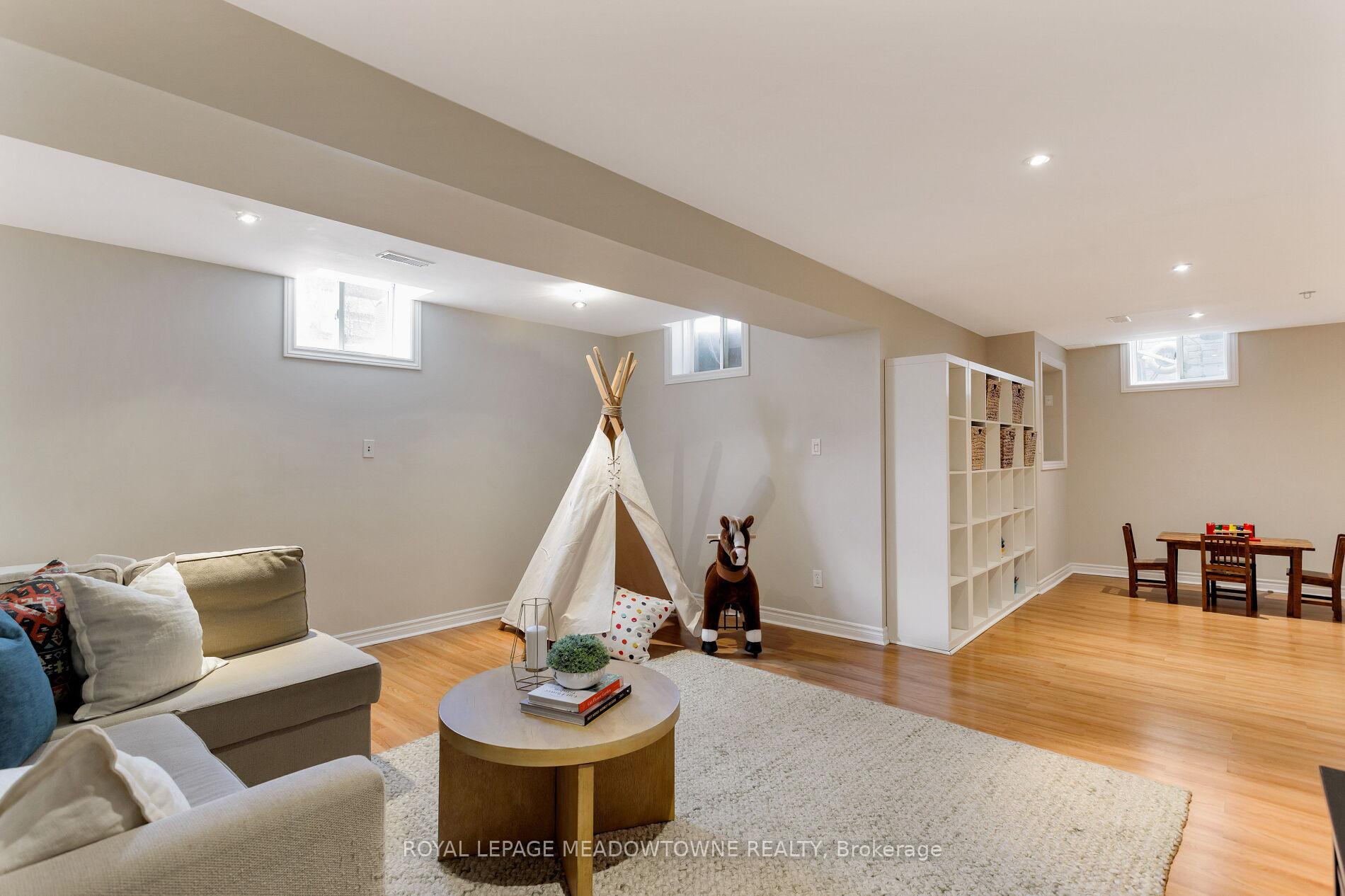 Photo 23 of 1083 Easterbrook Crescent, Milton, Coates — HOMEH