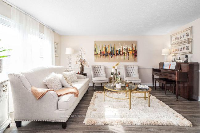 Photo 7 of 15 Redwood Lane, Markham, Unionville — HOMEH