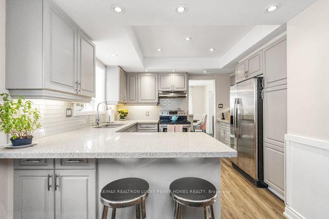 Photo 15 of 15 Redwood Lane, Markham, Unionville — HOMEH
