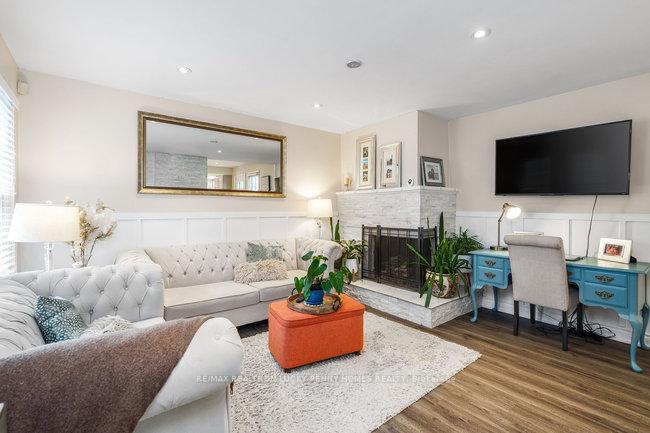 Photo 18 of 15 Redwood Lane, Markham, Unionville — HOMEH