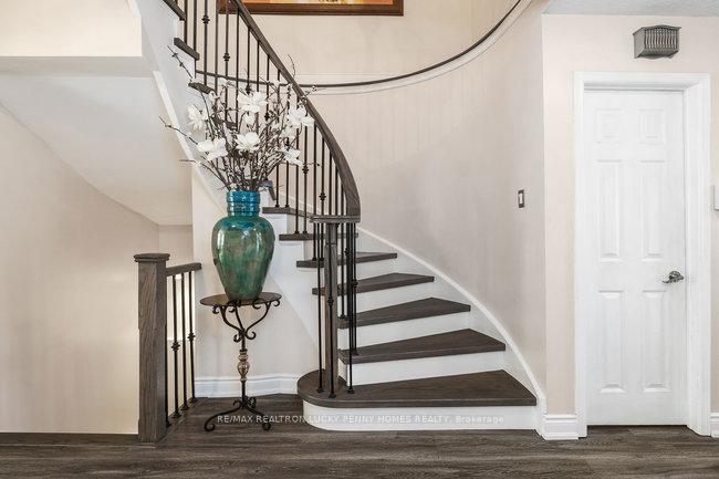 Photo 19 of 15 Redwood Lane, Markham, Unionville — HOMEH