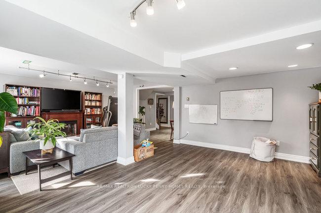 Photo 30 of 15 Redwood Lane, Markham, Unionville — HOMEH