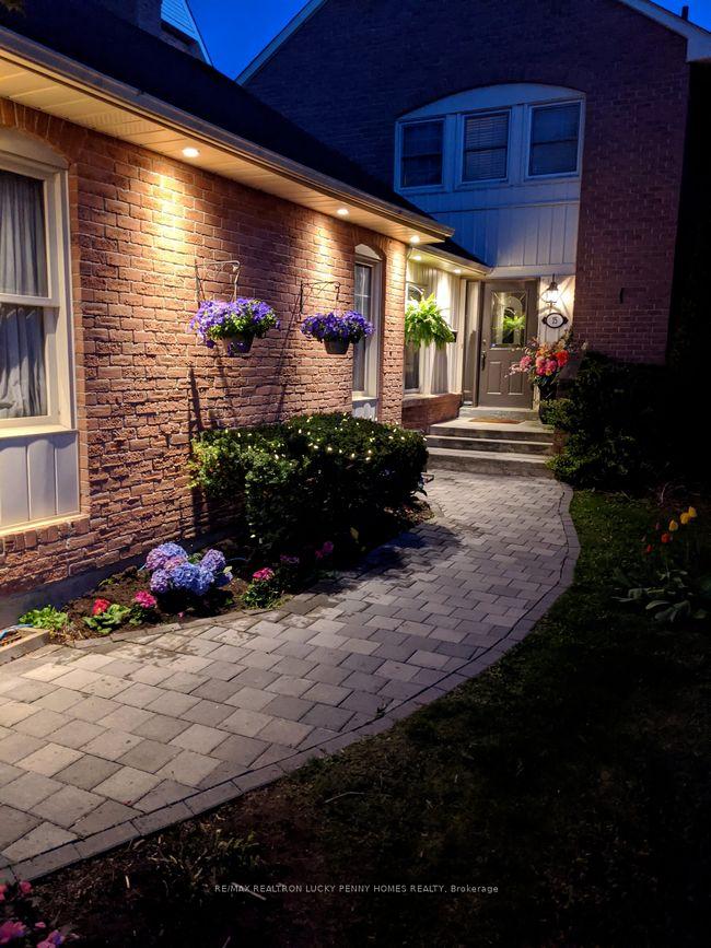 Photo 36 of 15 Redwood Lane, Markham, Unionville — HOMEH