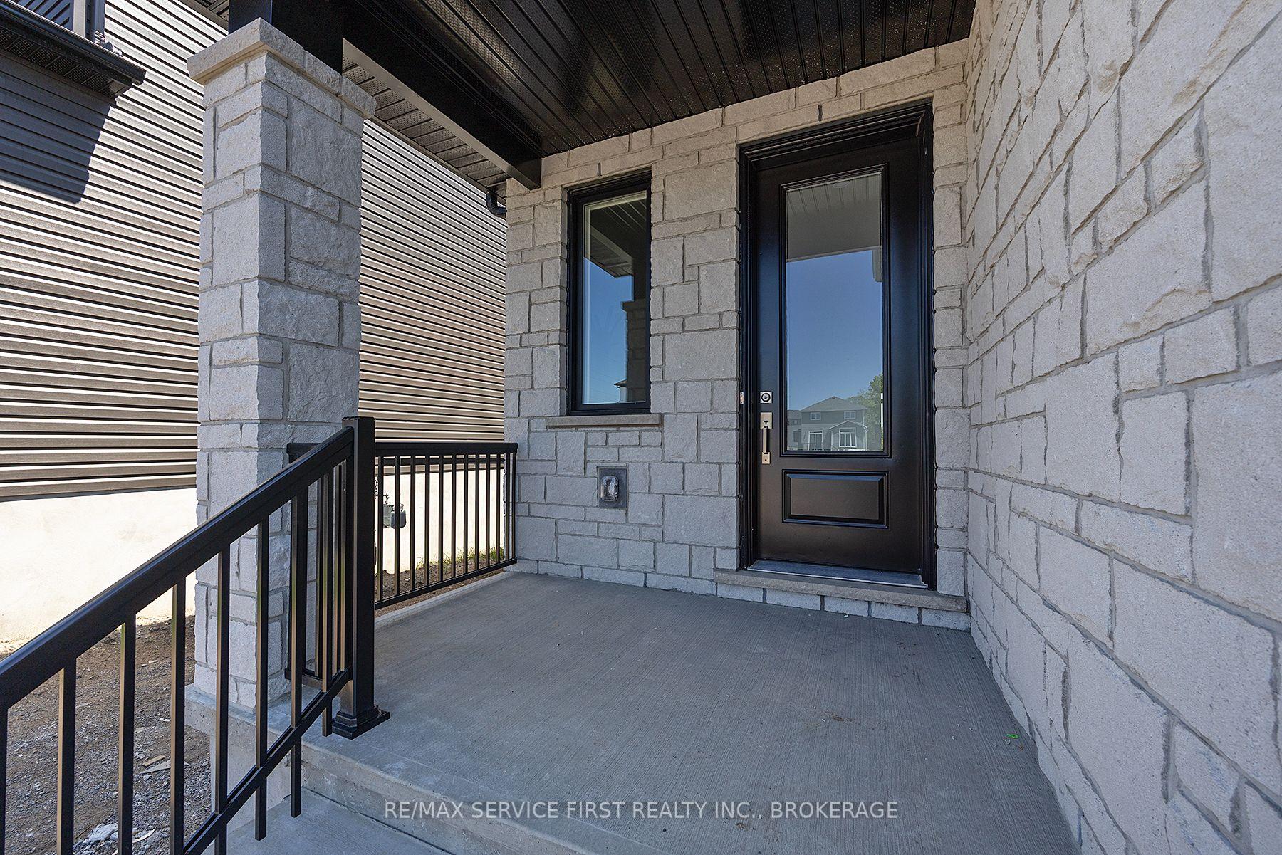 Photo 4 of Unit E43, 1350 Turnbull Way, Kingston, City Northwest — HOMEH