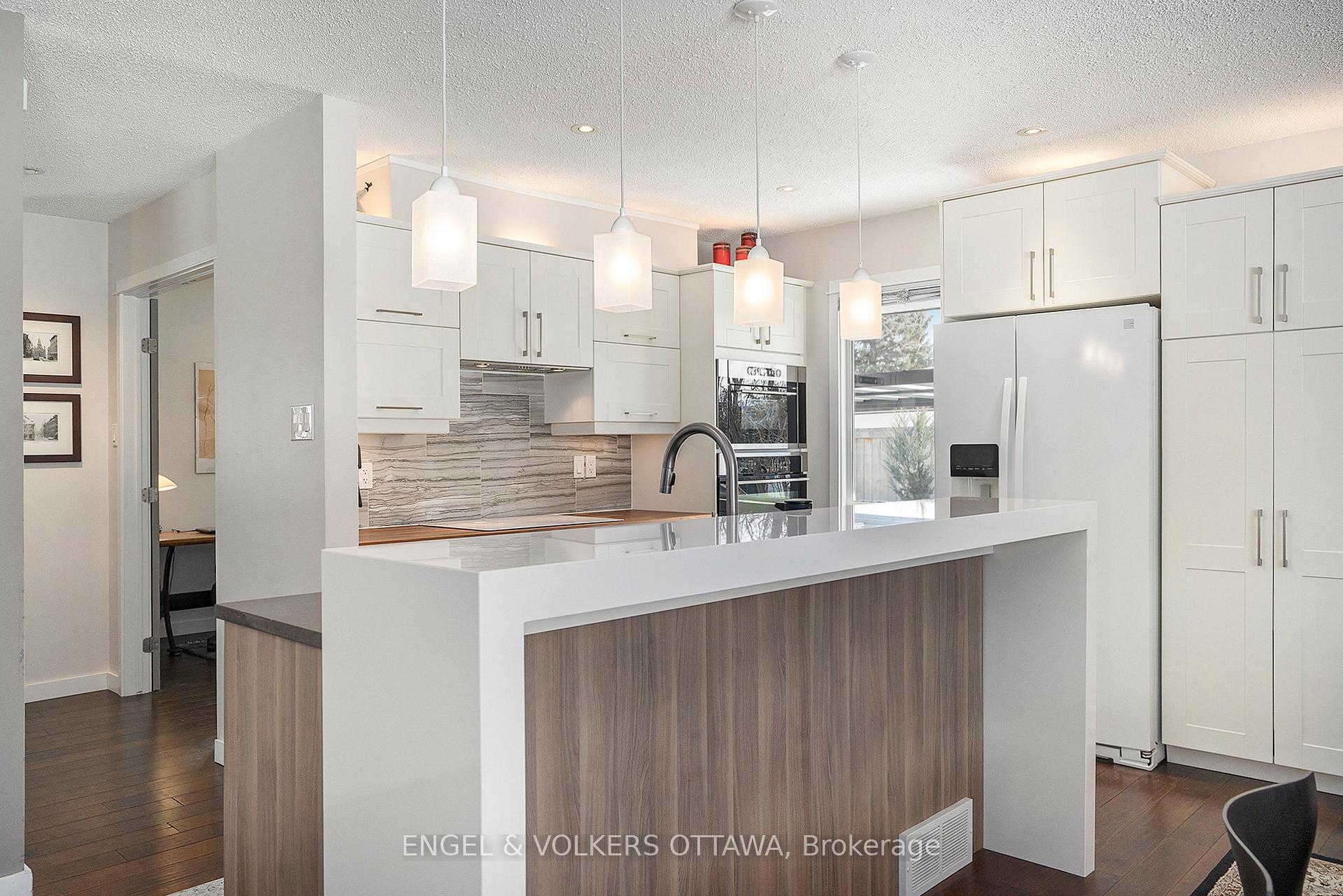 Photo 10 of 79 Varley Drive, Ottawa, Kanata - Beaverbrook — HOMEH
