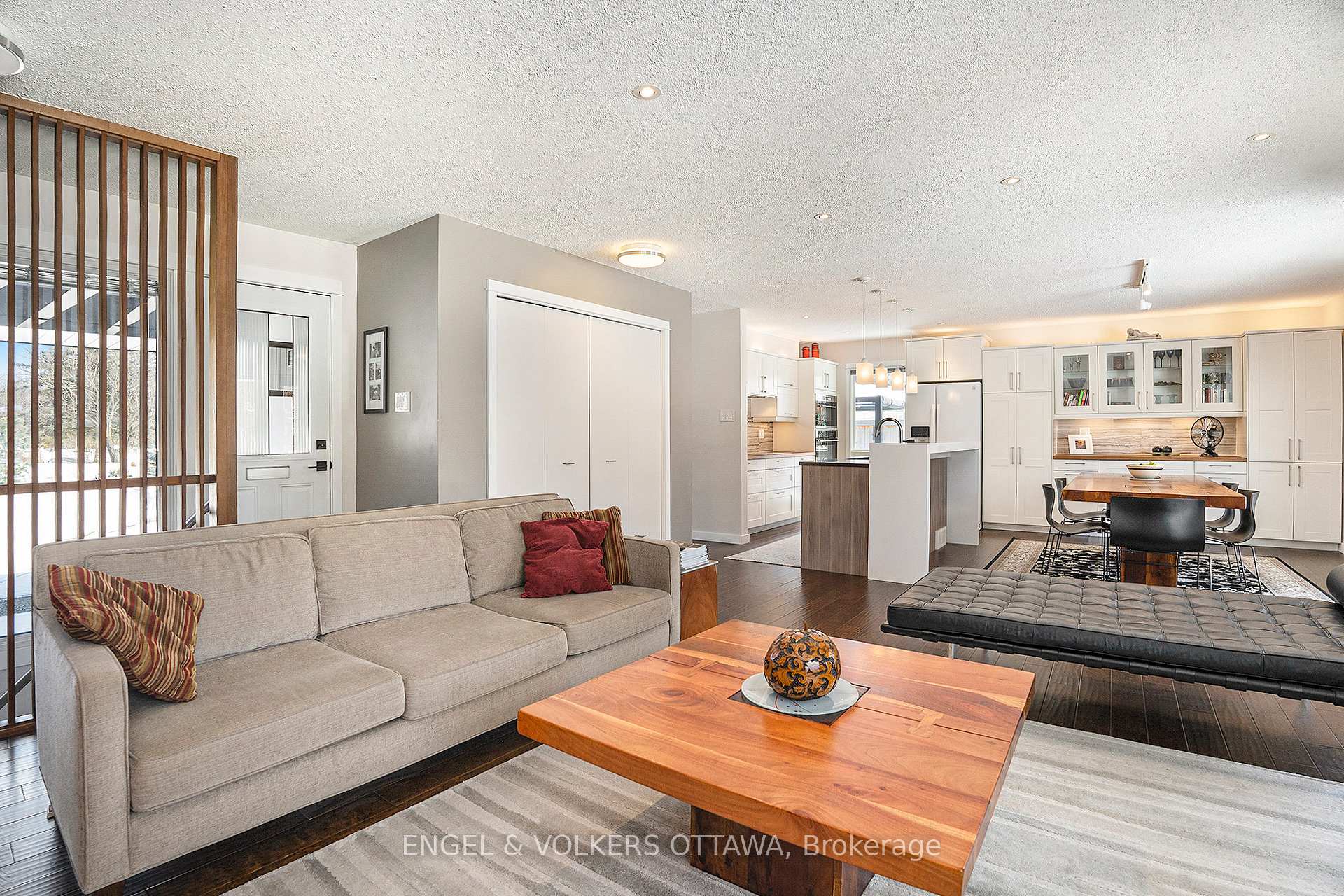 Photo 11 of 79 Varley Drive, Ottawa, Kanata - Beaverbrook — HOMEH