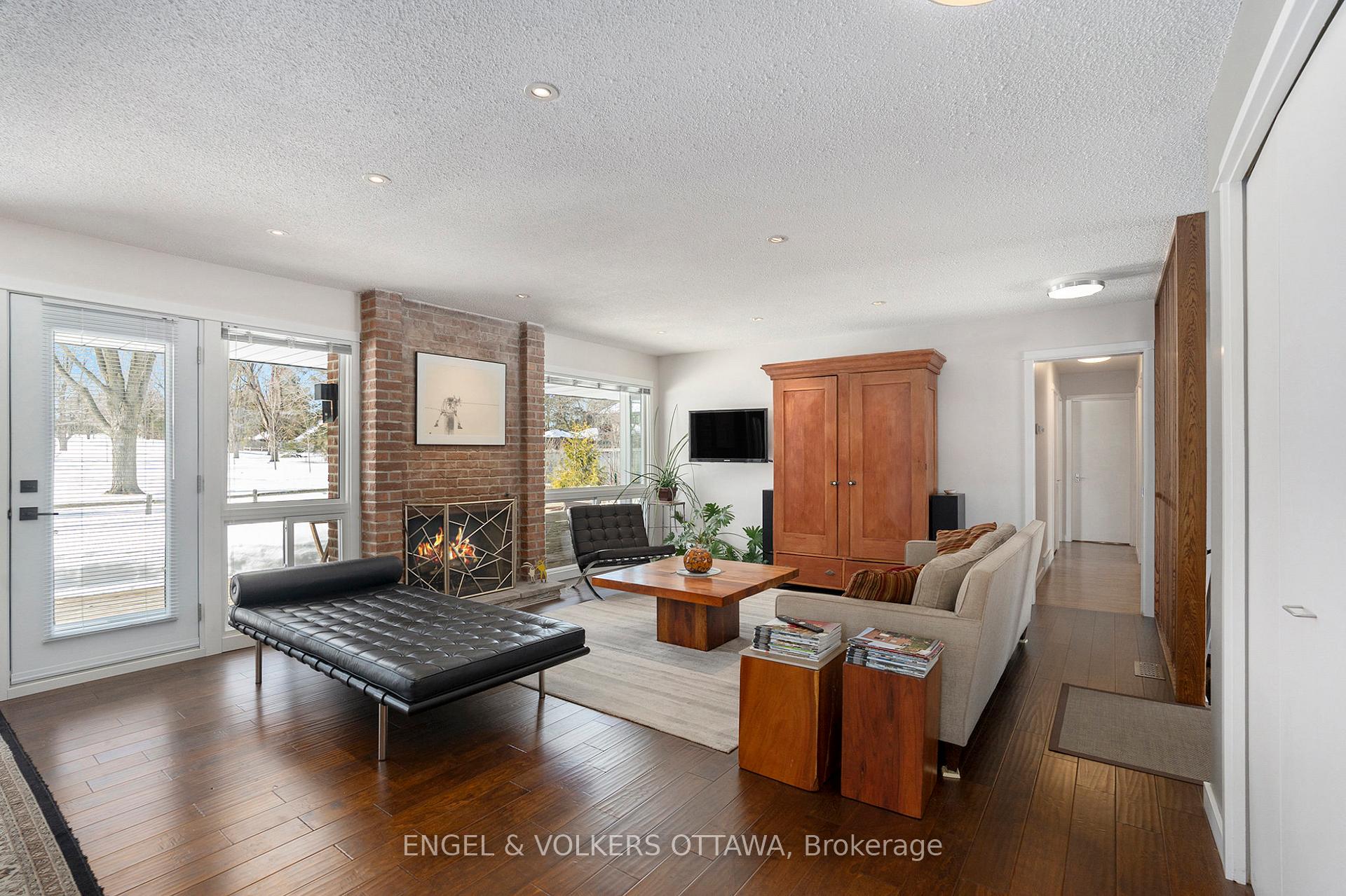 Photo 12 of 79 Varley Drive, Ottawa, Kanata - Beaverbrook — HOMEH