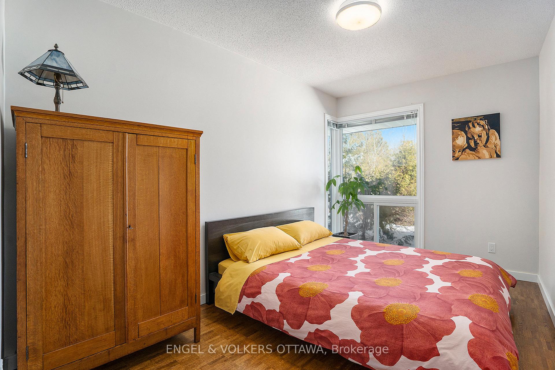 Photo 22 of 79 Varley Drive, Ottawa, Kanata - Beaverbrook — HOMEH