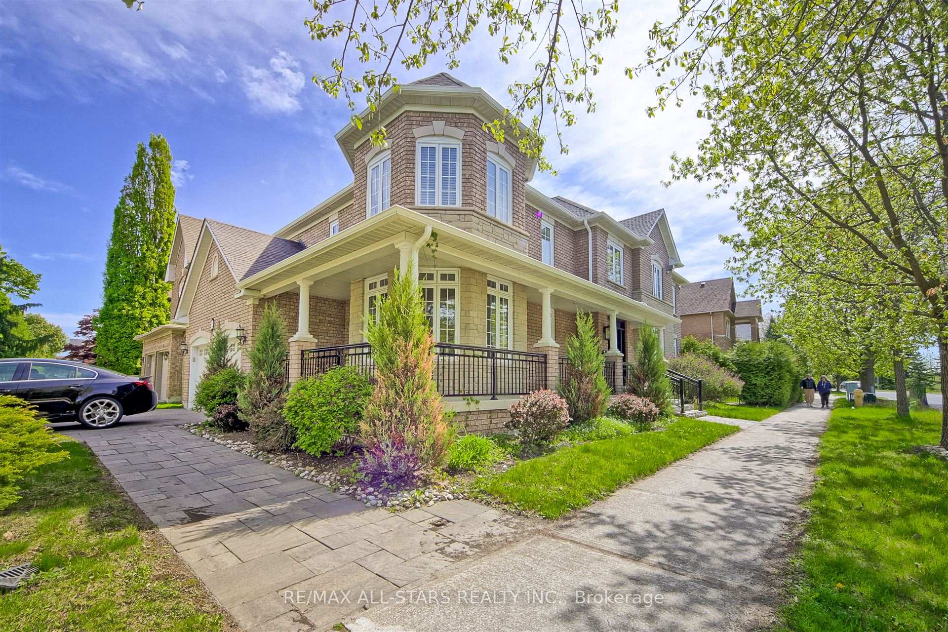 Photo 3 of 1 Silverflower Avenue, Markham, Legacy — HOMEH