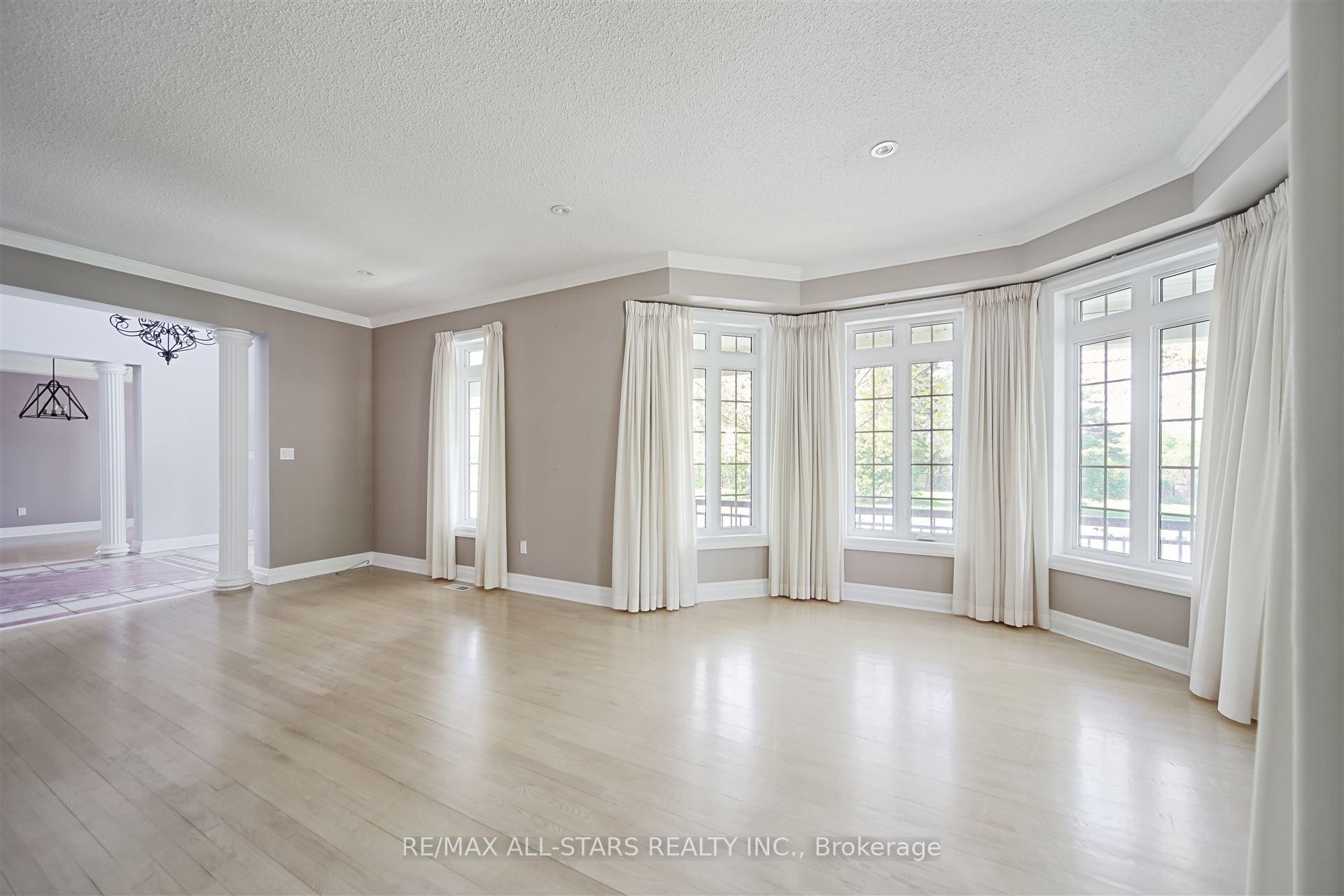 Photo 6 of 1 Silverflower Avenue, Markham, Legacy — HOMEH