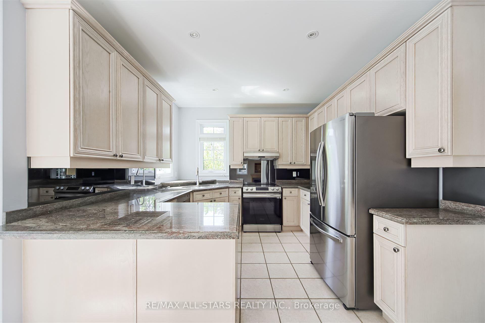 Photo 14 of 1 Silverflower Avenue, Markham, Legacy — HOMEH