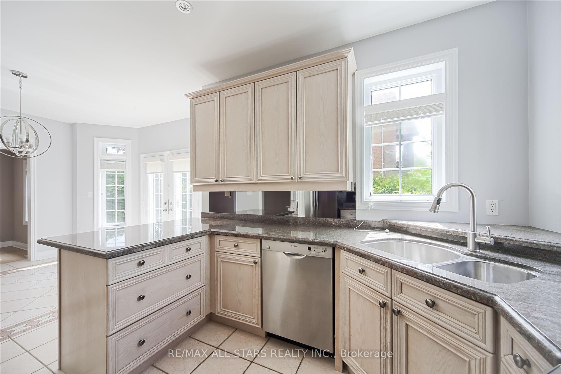 Photo 16 of 1 Silverflower Avenue, Markham, Legacy — HOMEH