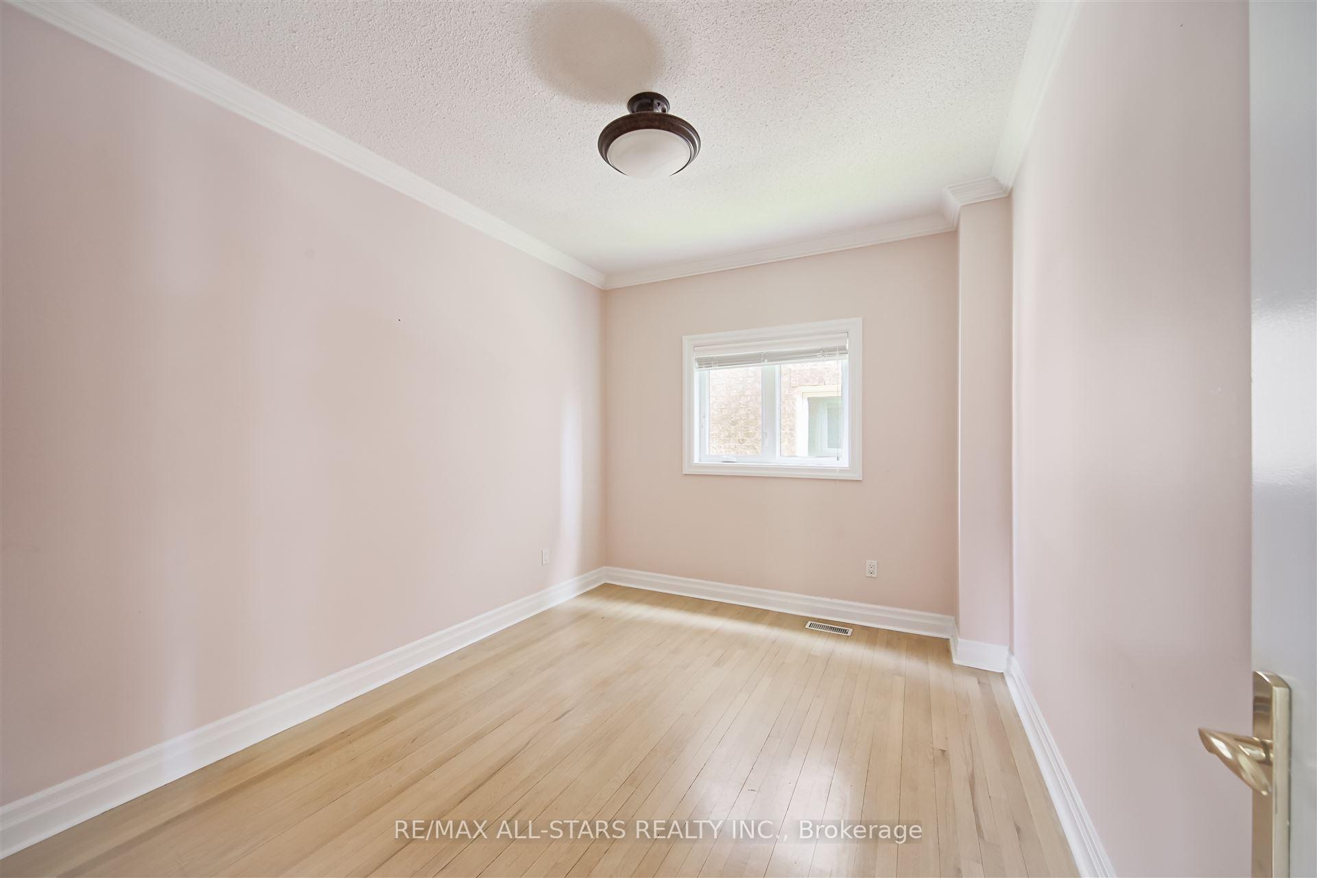 Photo 20 of 1 Silverflower Avenue, Markham, Legacy — HOMEH