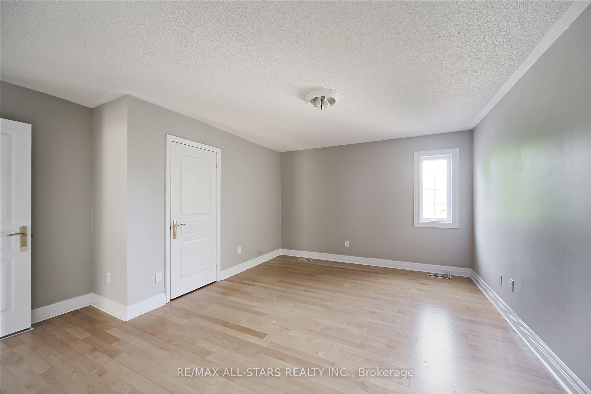 Photo 39 of 1 Silverflower Avenue, Markham, Legacy — HOMEH