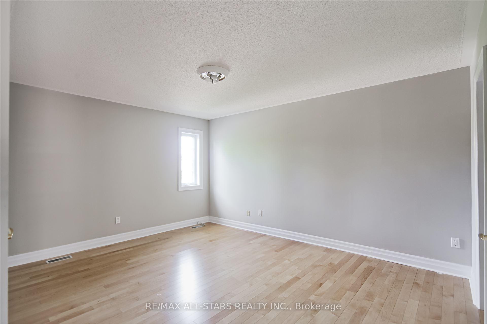 Photo 40 of 1 Silverflower Avenue, Markham, Legacy — HOMEH