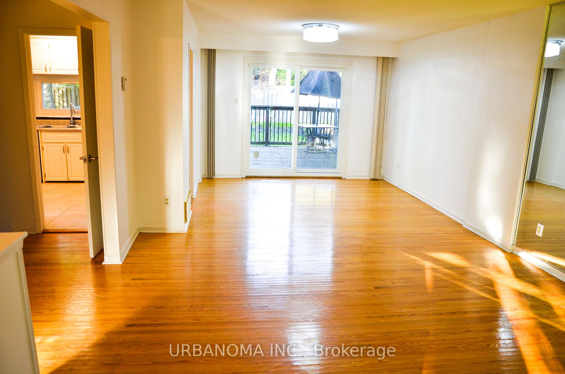 Photo 5 of 49 Baymark Road, Markham, Royal Orchard — HOMEH