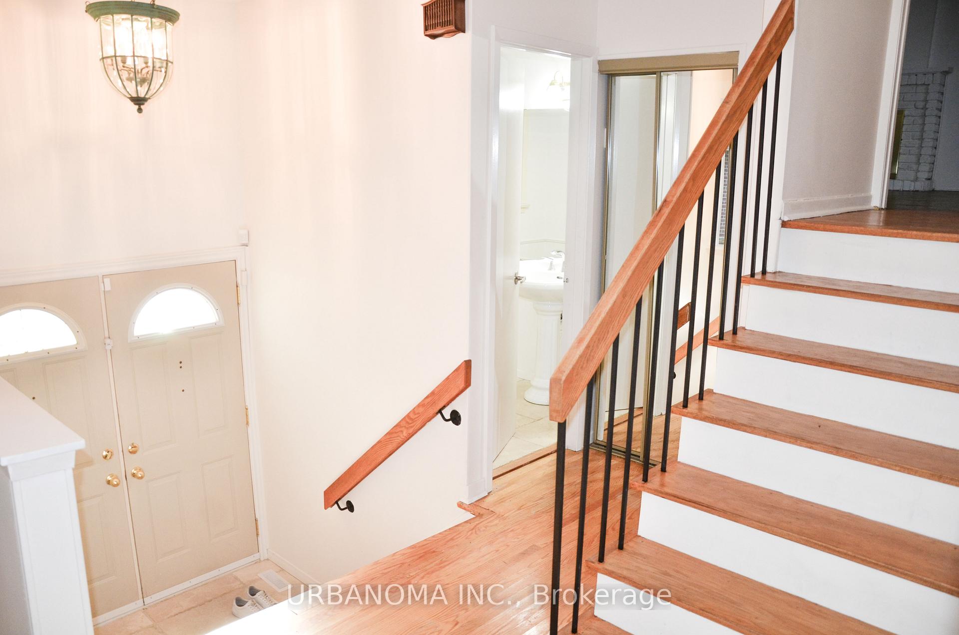 Photo 10 of 49 Baymark Road, Markham, Royal Orchard — HOMEH