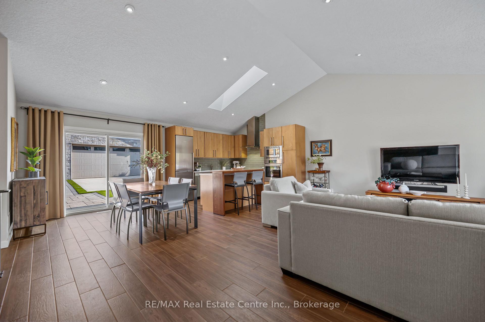 Photo 14 of 173 Carson Drive, Kitchener — HOMEH