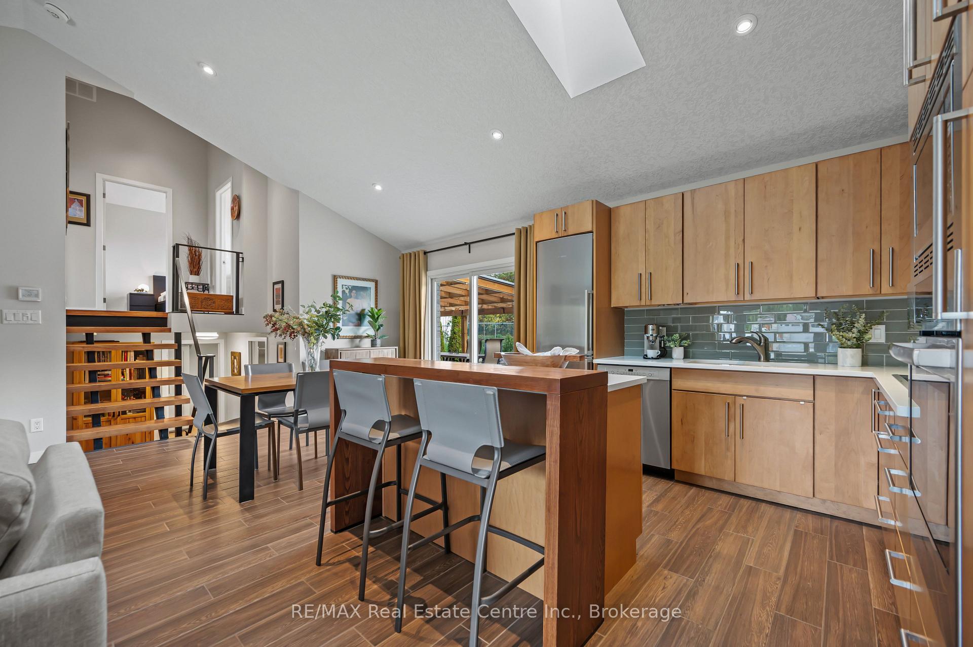 Photo 17 of 173 Carson Drive, Kitchener — HOMEH