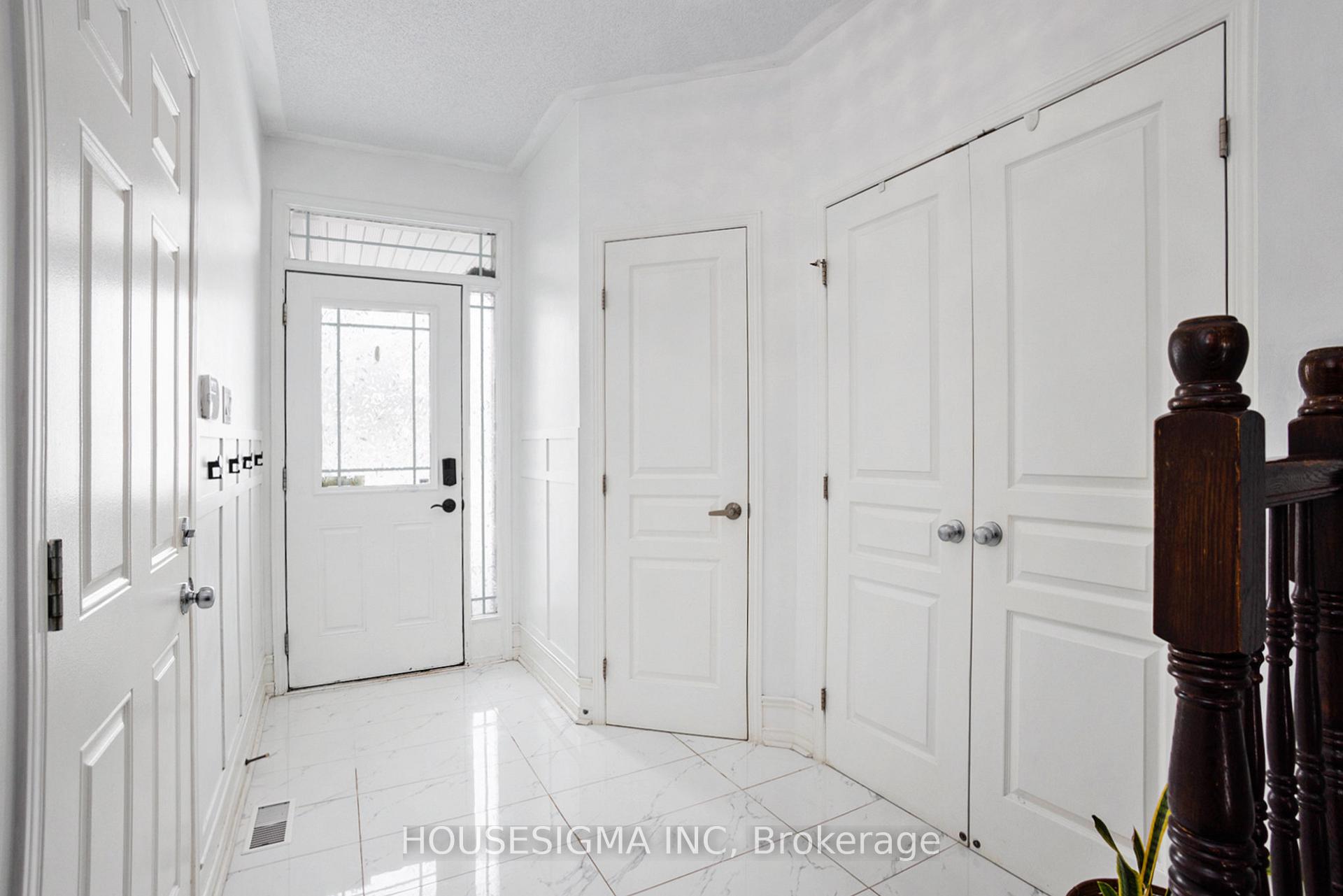 Photo 9 of 739 Regiment Avenue, Ottawa, Kanata - Emerald Meadows/Trailwest — HOMEH