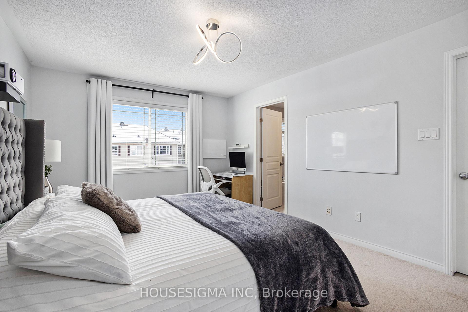 Photo 13 of 739 Regiment Avenue, Ottawa, Kanata - Emerald Meadows/Trailwest — HOMEH