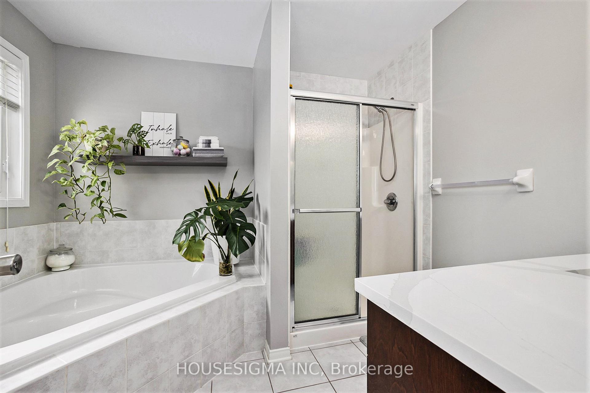 Photo 15 of 739 Regiment Avenue, Ottawa, Kanata - Emerald Meadows/Trailwest — HOMEH