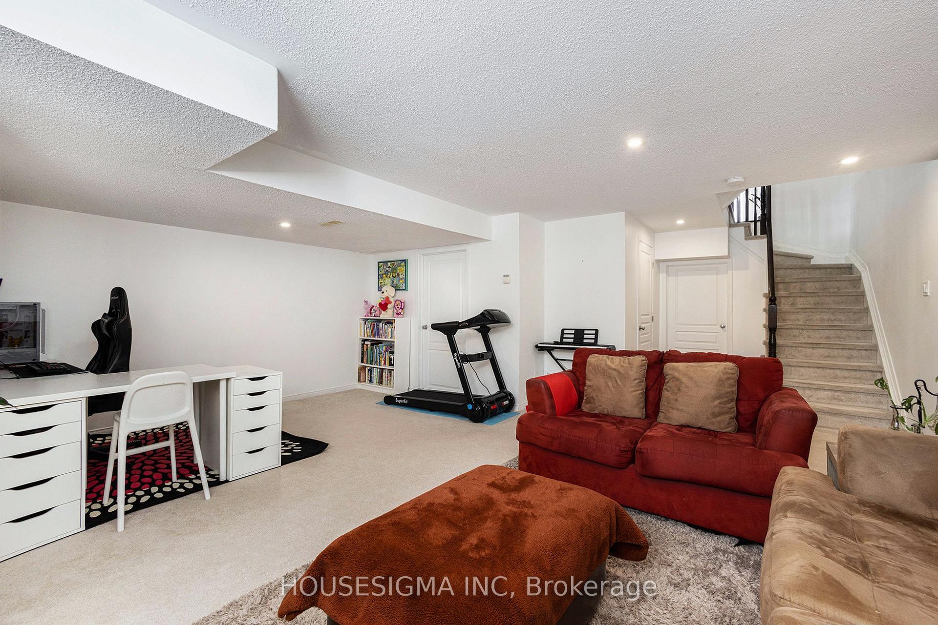 Photo 21 of 739 Regiment Avenue, Ottawa, Kanata - Emerald Meadows/Trailwest — HOMEH