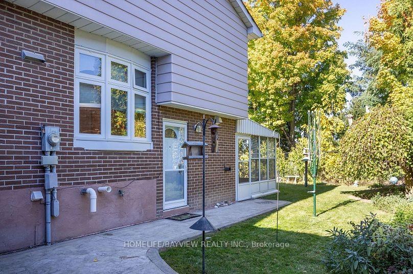 Photo 2 of Unit Ground & Basement, 26 Jondan Crescent, Markham, Royal Orchard — HOMEH