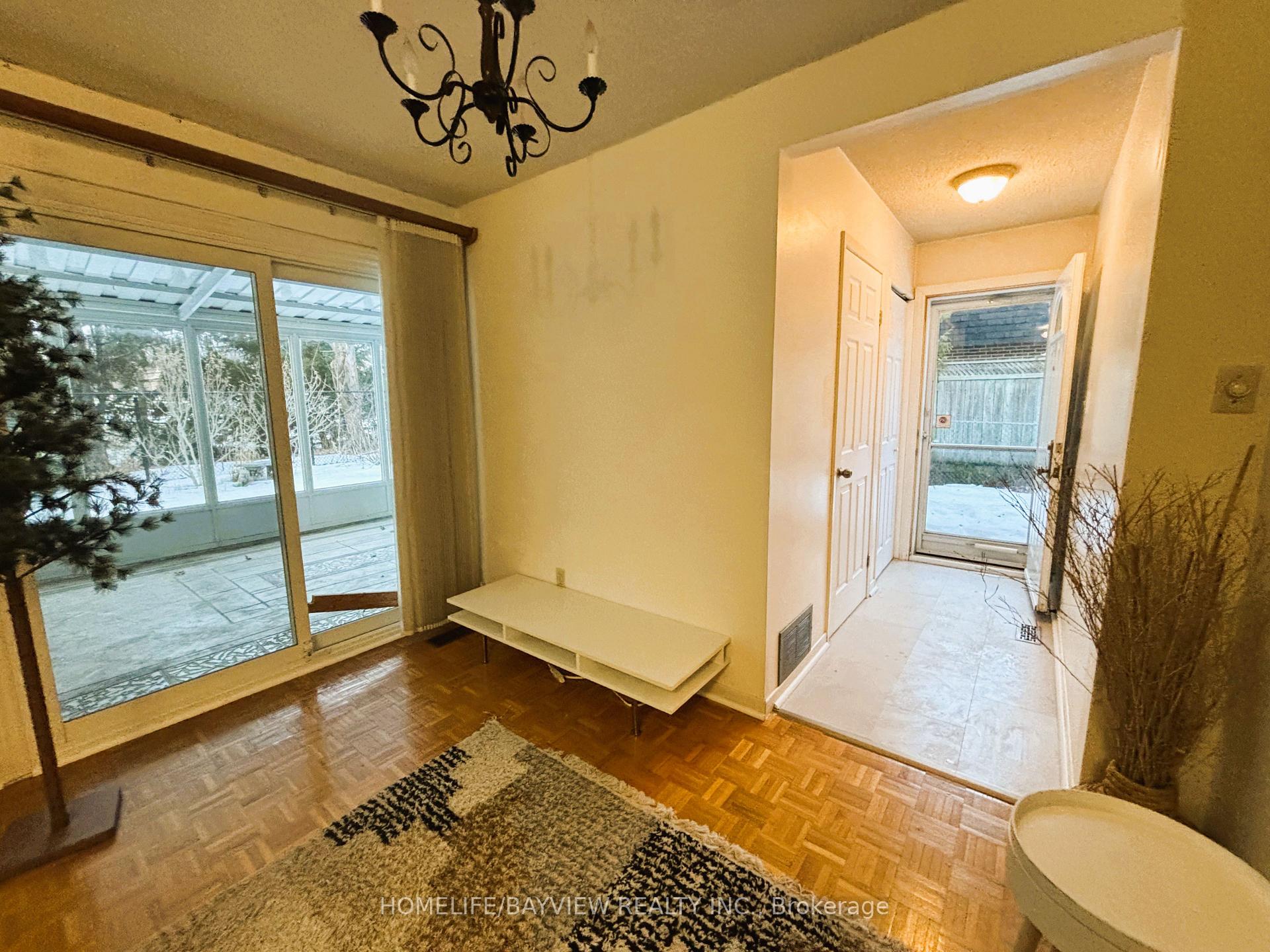 Photo 5 of Unit Ground & Basement, 26 Jondan Crescent, Markham, Royal Orchard — HOMEH