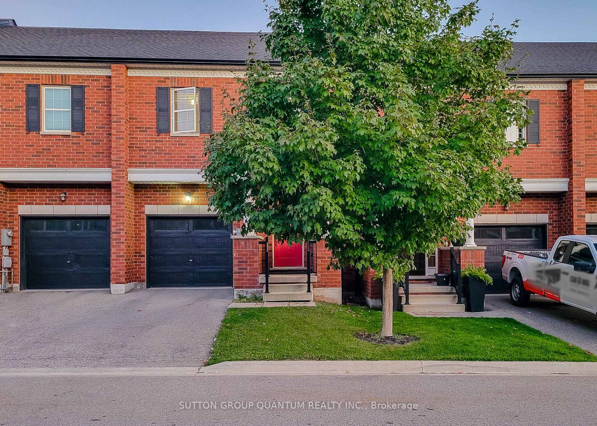 Photo 2 of 793 Banks Crescent, Milton, Willmott — HOMEH