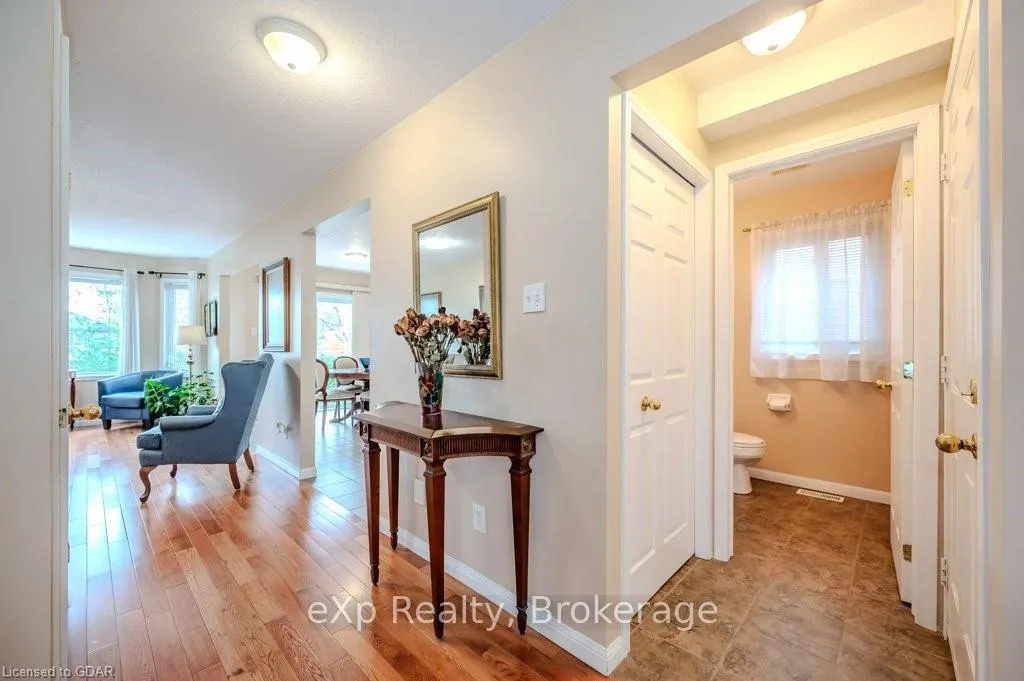 Photo 3 of 81 Windflower Drive, Kitchener — HOMEH