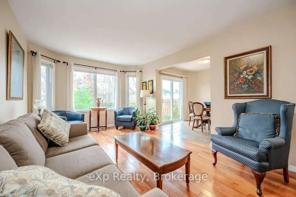 Photo 5 of 81 Windflower Drive, Kitchener — HOMEH
