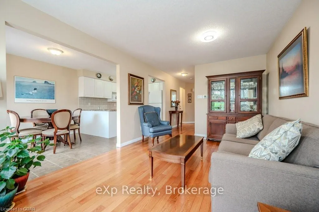Photo 7 of 81 Windflower Drive, Kitchener — HOMEH