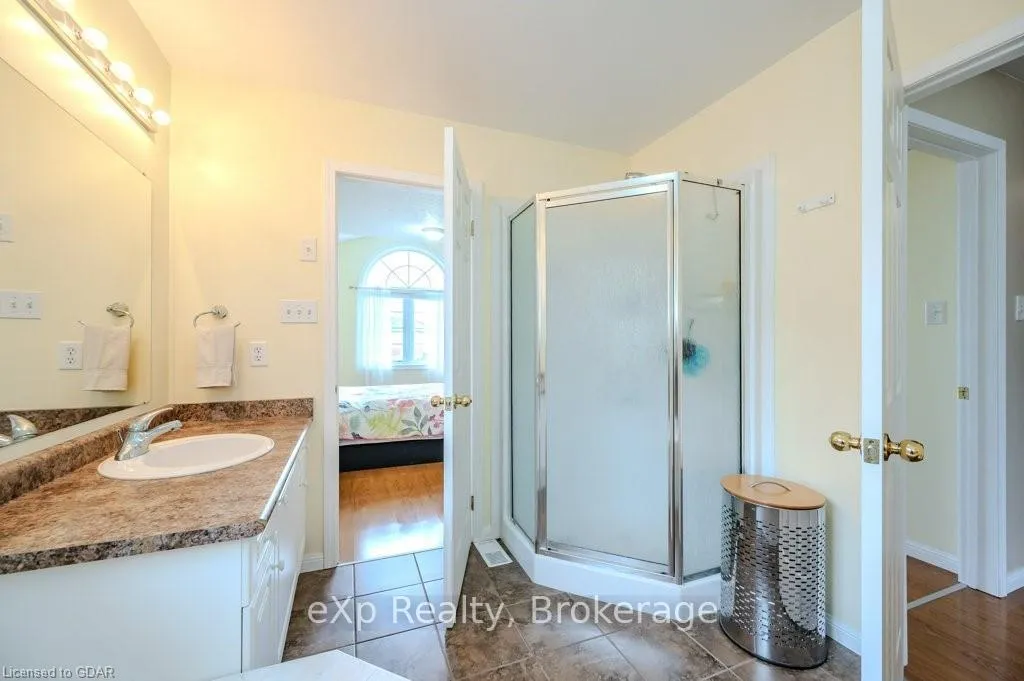Photo 16 of 81 Windflower Drive, Kitchener — HOMEH