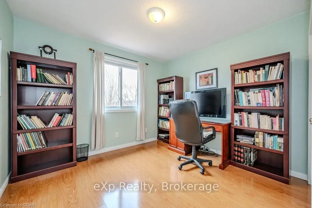 Photo 18 of 81 Windflower Drive, Kitchener — HOMEH