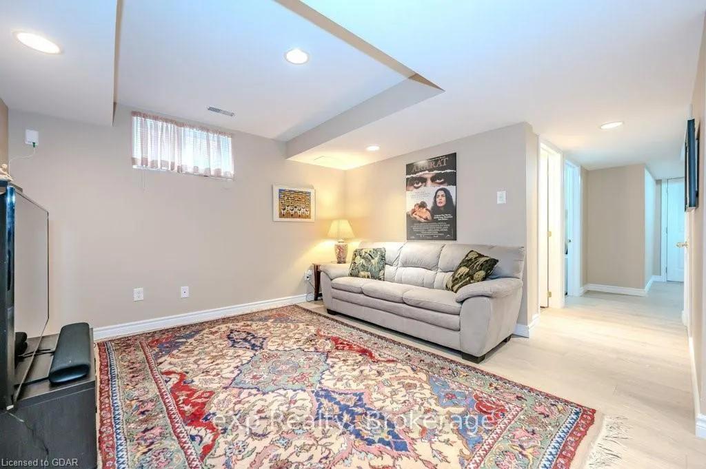 Photo 19 of 81 Windflower Drive, Kitchener — HOMEH