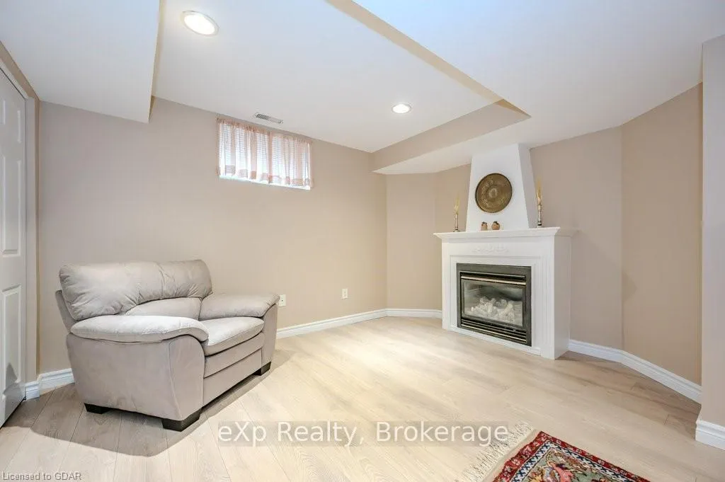 Photo 21 of 81 Windflower Drive, Kitchener — HOMEH