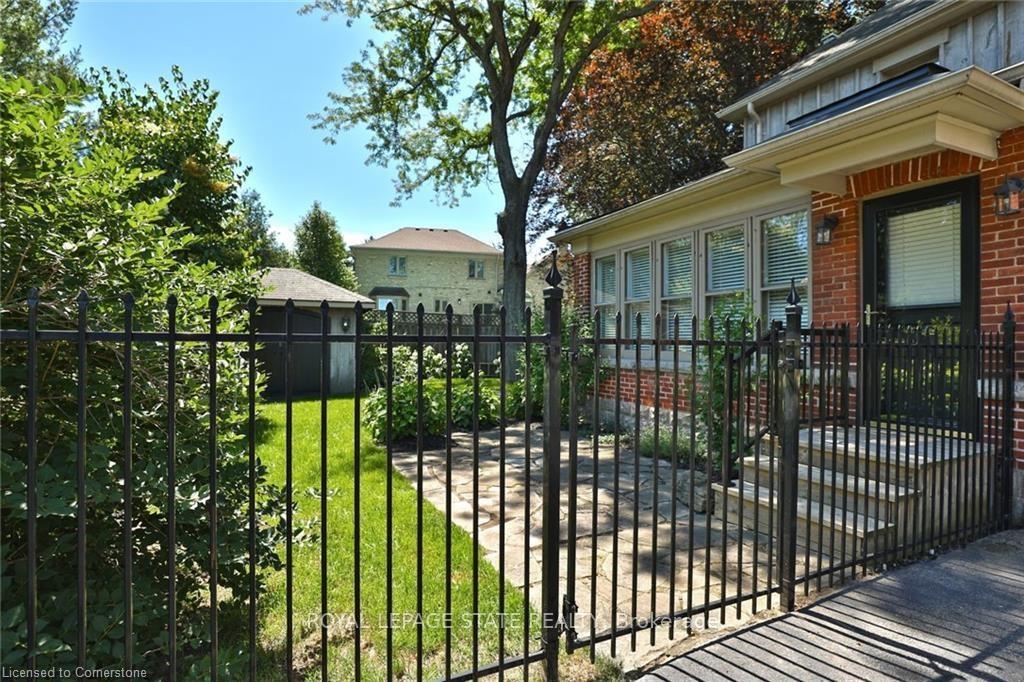 Photo 4 of Unit B, 176 Wilson Street, Hamilton, Ancaster — HOMEH