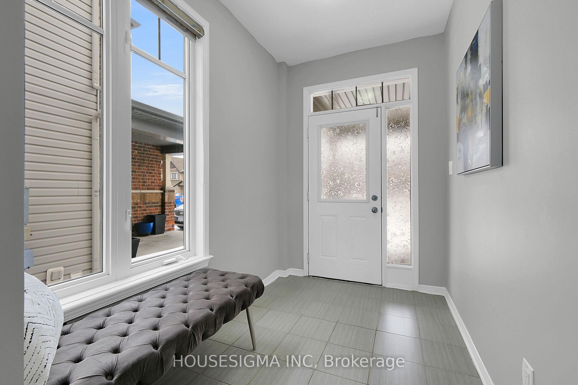 Photo 2 of 534 Rouncey Road, Ottawa, Kanata - Emerald Meadows/Trailwest — HOMEH
