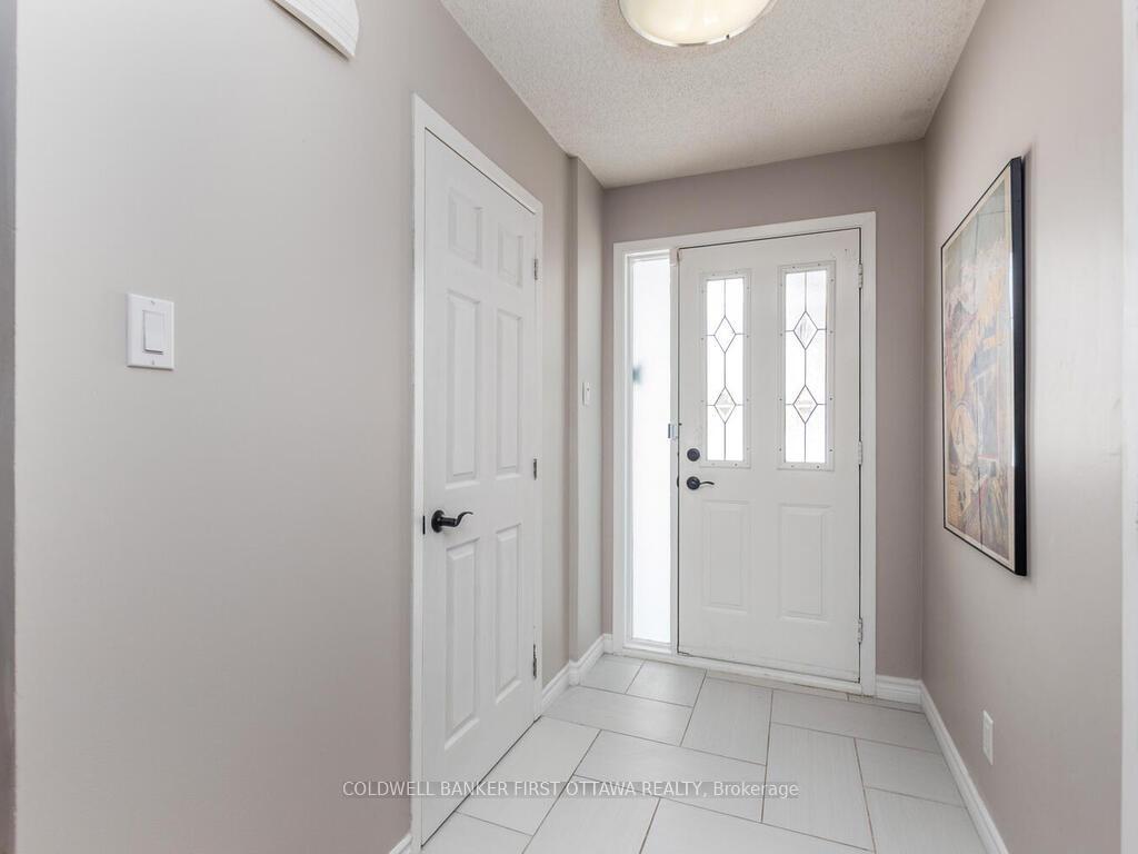 Photo 3 of 78 Cedarock Drive, Ottawa, Kanata - Bridlewood — HOMEH