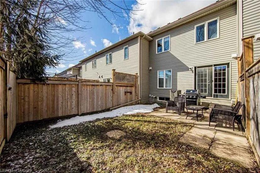 Photo 17 of 26 Lynch Crescent, Hamilton, Binbrook — HOMEH