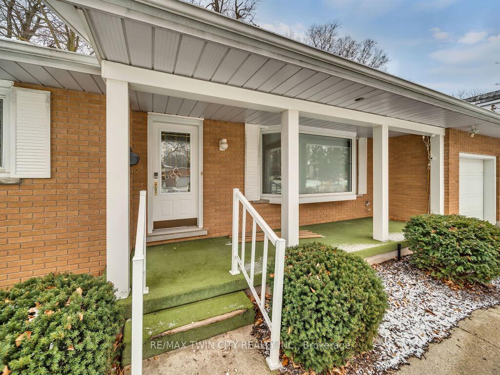 Photo 2 of 40 Idlewood Drive, Kitchener — HOMEH