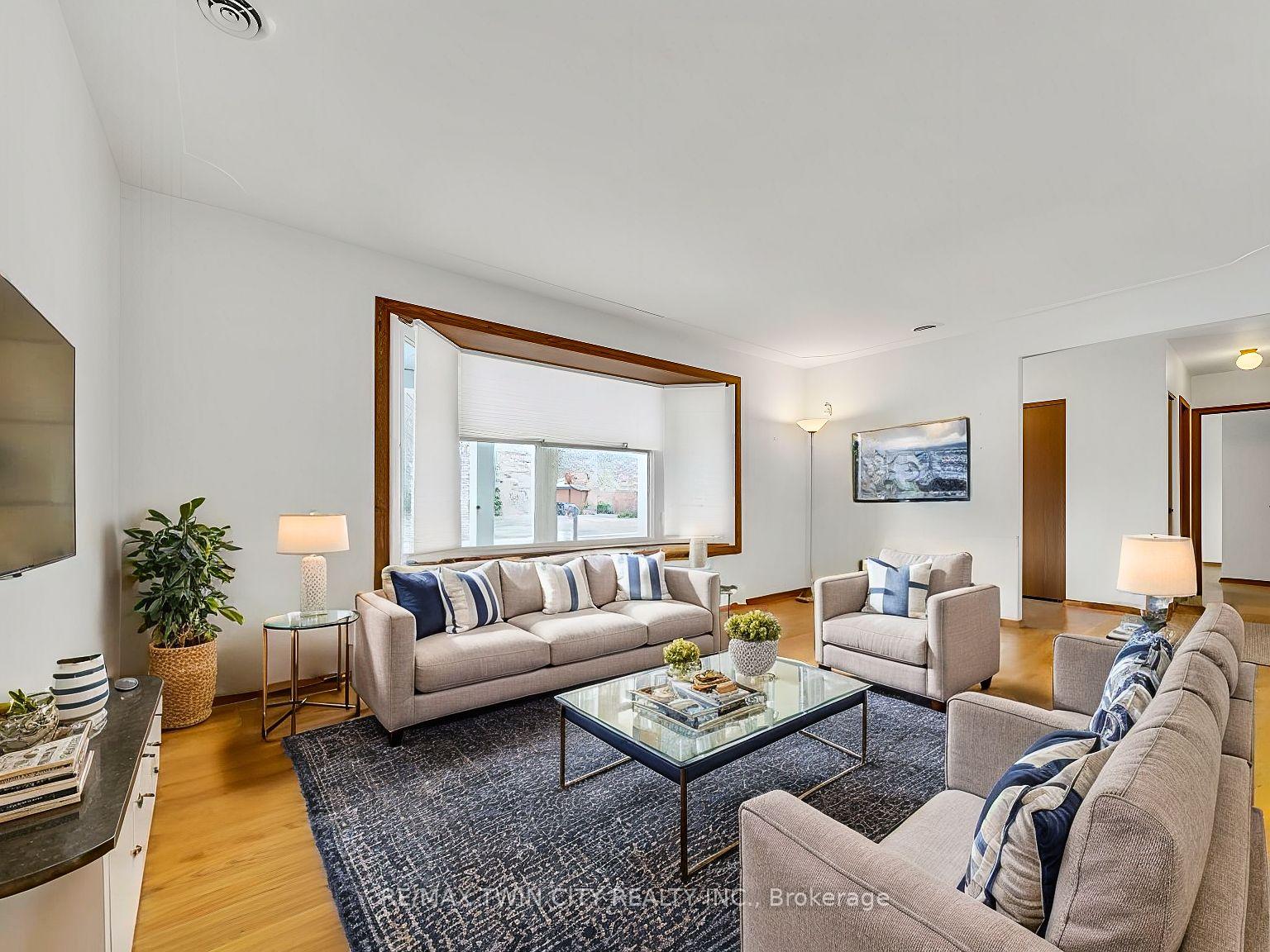 Photo 6 of 40 Idlewood Drive, Kitchener — HOMEH