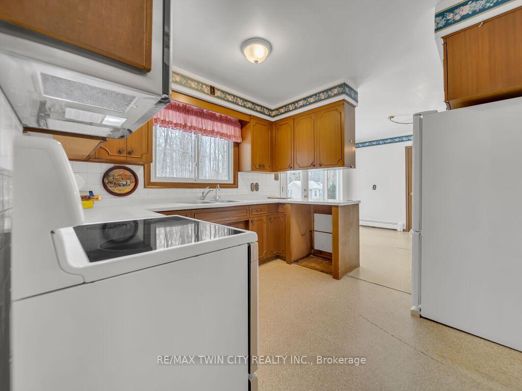 Photo 7 of 40 Idlewood Drive, Kitchener — HOMEH