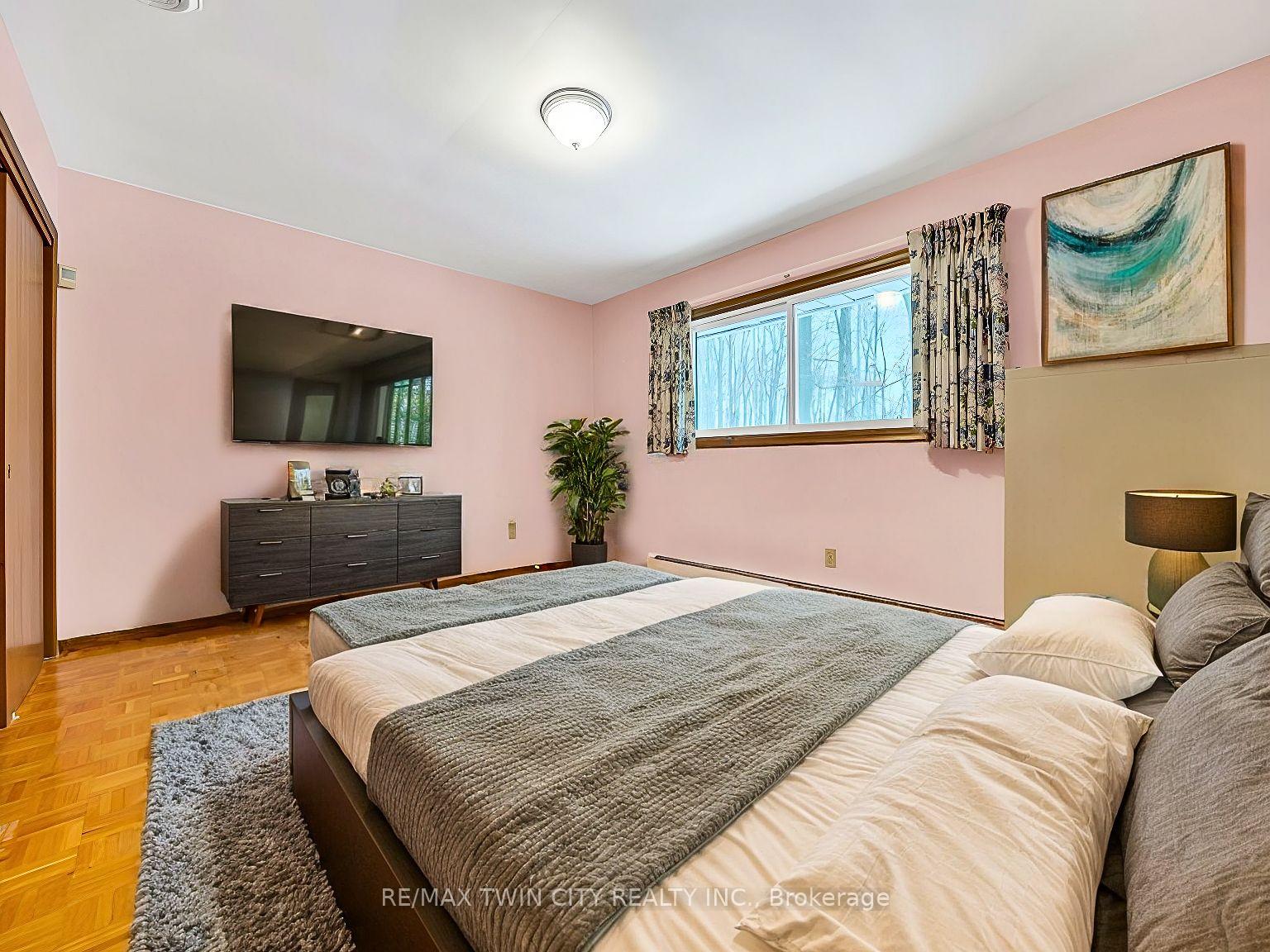 Photo 14 of 40 Idlewood Drive, Kitchener — HOMEH