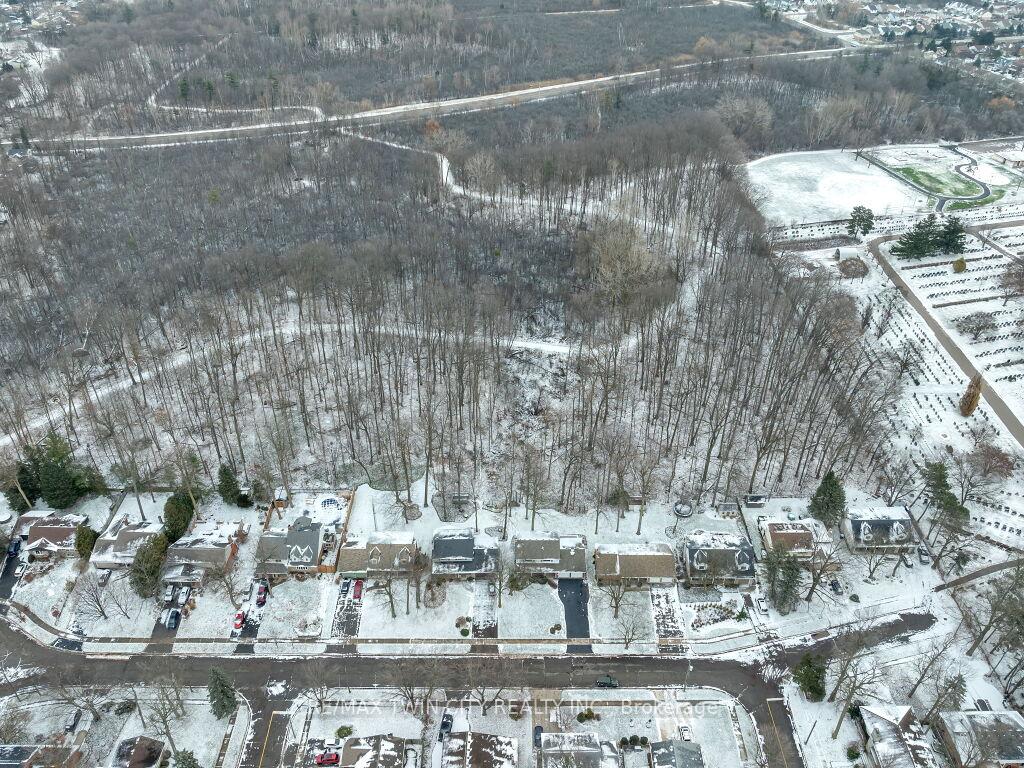 Photo 35 of 40 Idlewood Drive, Kitchener — HOMEH
