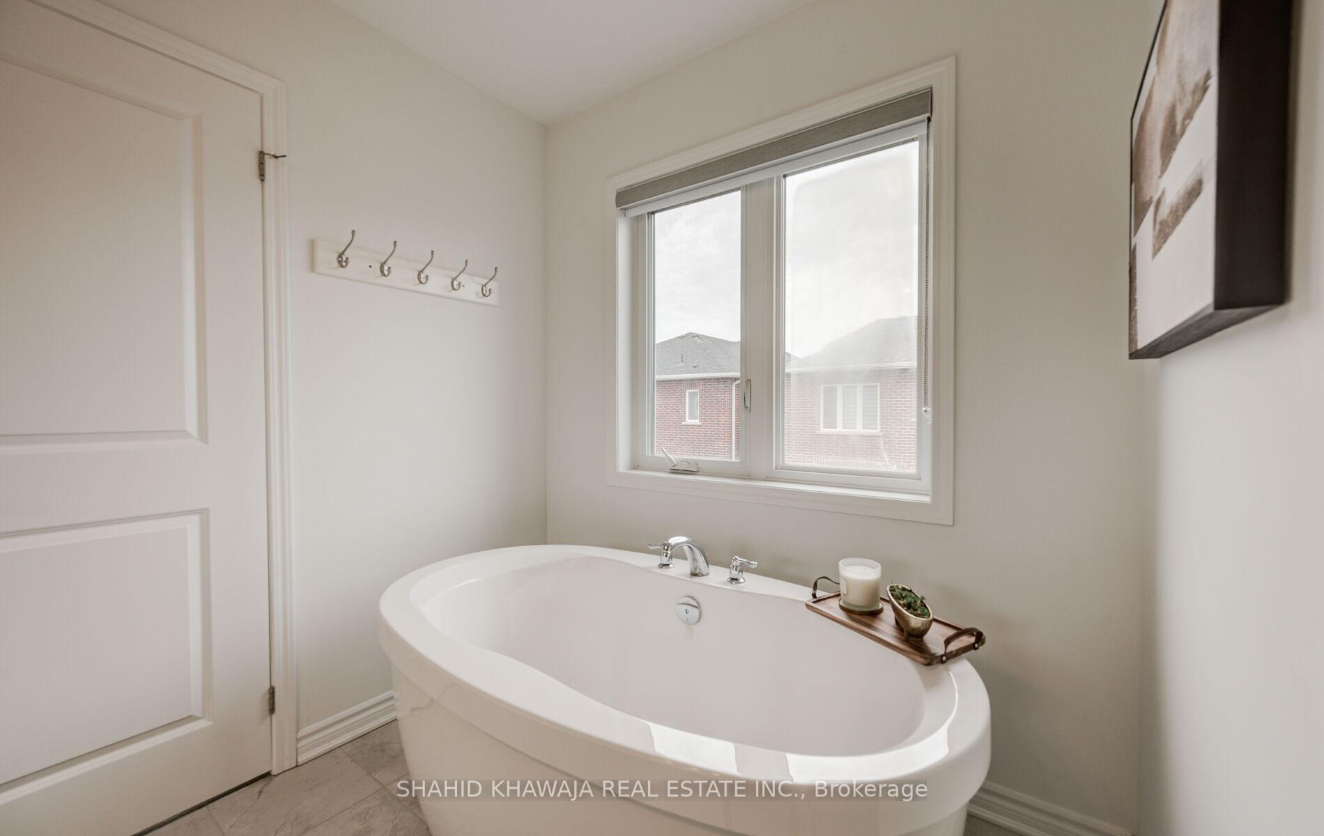 Photo 28 of 1407 Buckthorn Gardens, Milton, Cobban — HOMEH