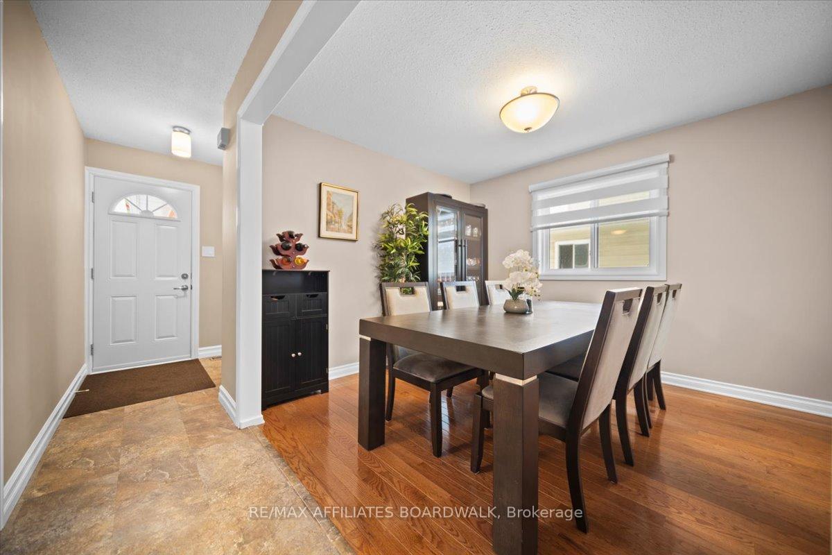 Photo 3 of 31 Palomino Drive, Ottawa, Kanata - Bridlewood — HOMEH