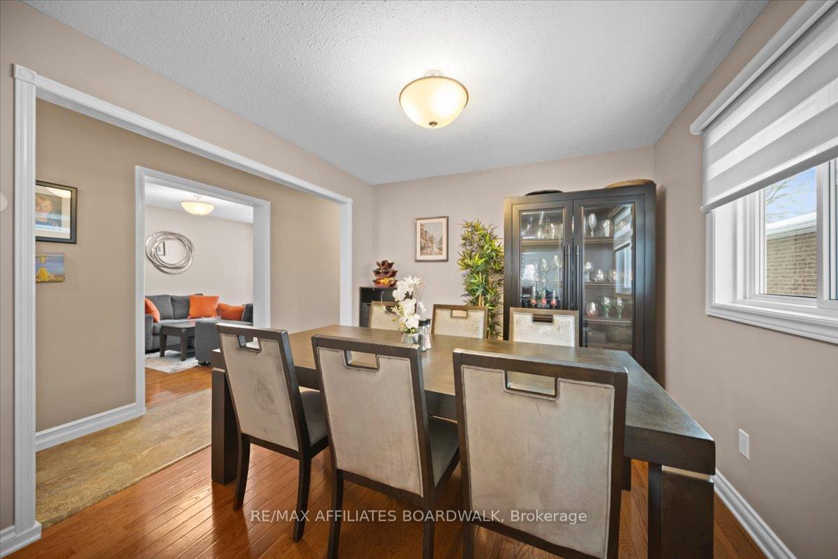 Photo 4 of 31 Palomino Drive, Ottawa, Kanata - Bridlewood — HOMEH